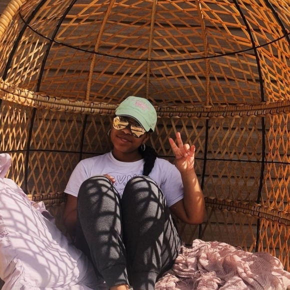 Meet your Posher, Brittany - Picture 1 of 2